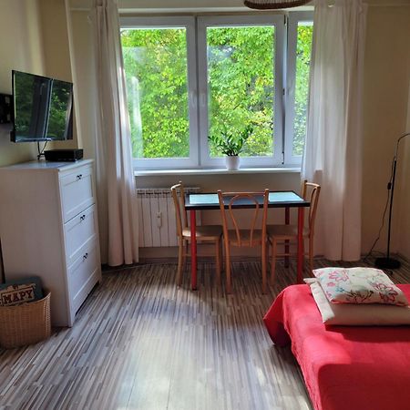 Sunny And Lovely Apartment. Near Chopin Airport! Варшава Экстерьер фото